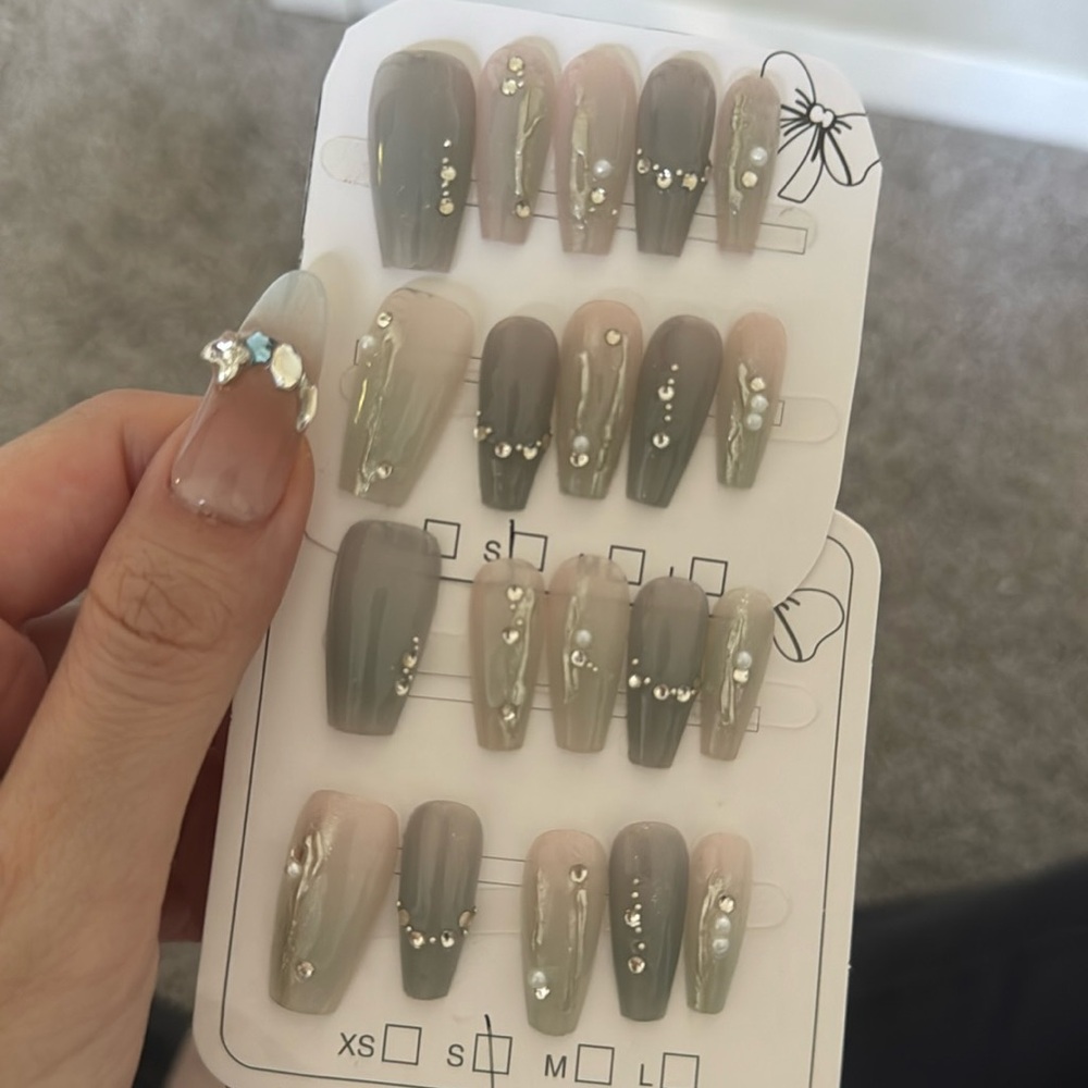 New- handmade press on nails for sale